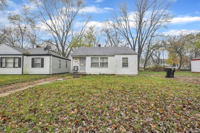 view of front of house with a front yard