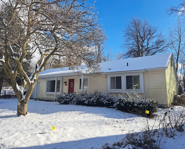 view of front of property