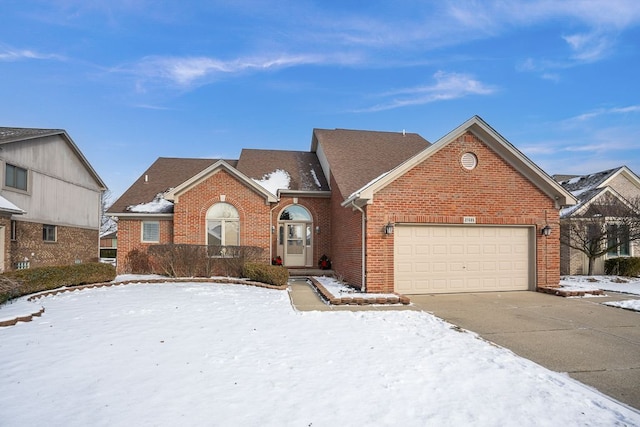 view of front property featuring a garage