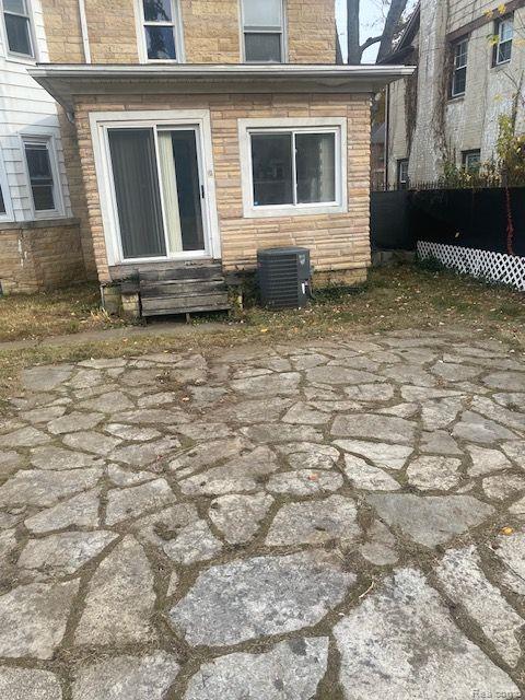 19005 Birchcrest Dr, Detroit, MI 48221 - photo 4