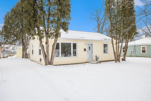 view of front of property