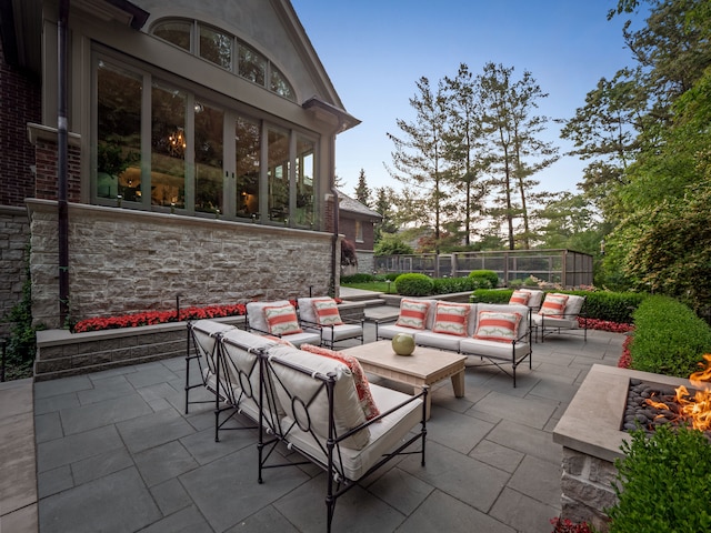 view of patio featuring an outdoor hangout area