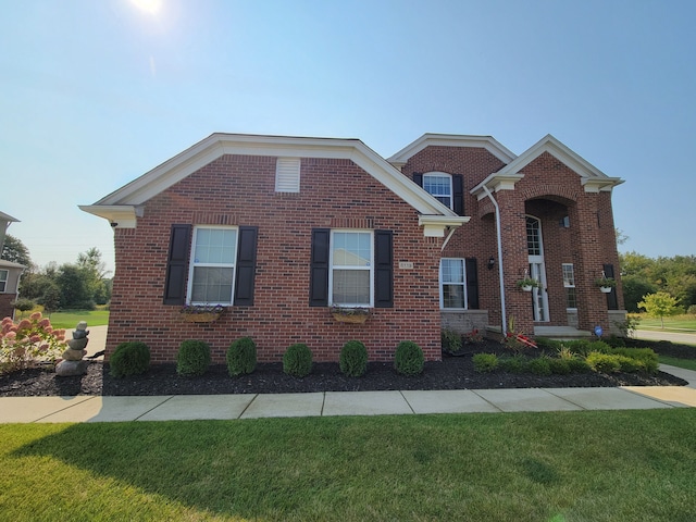 view of front of house featuring a front yard