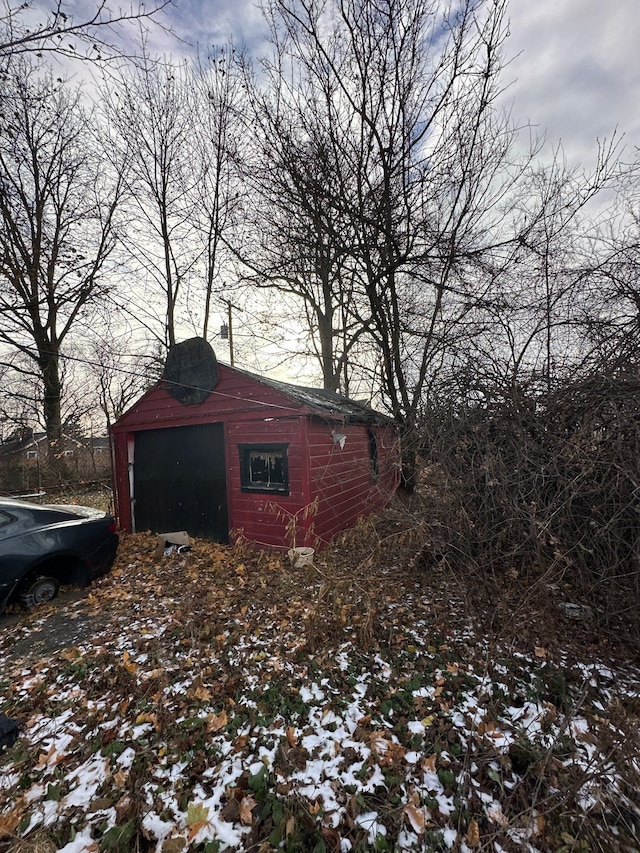 view of outdoor structure featuring a garage