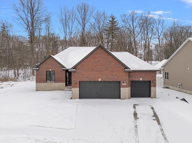 view of front facade featuring a garage