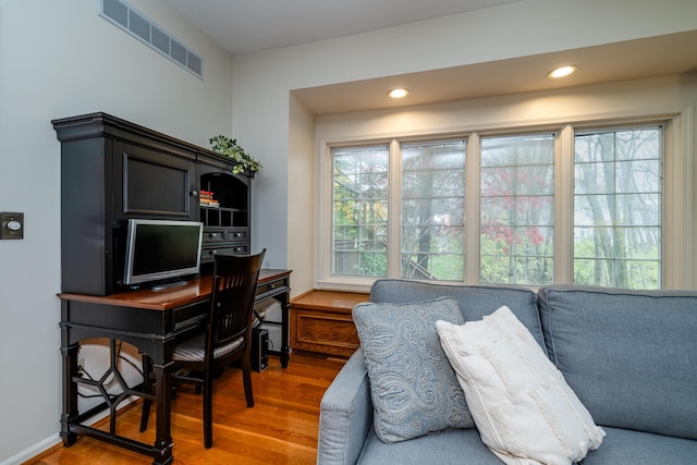 office with hardwood / wood-style floors