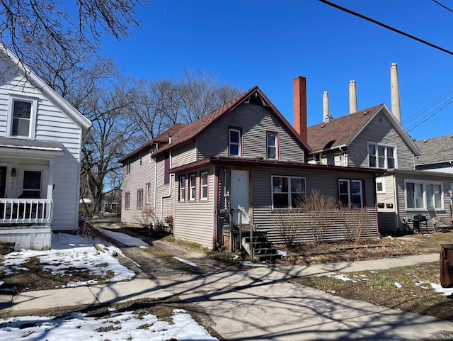 view of front of property