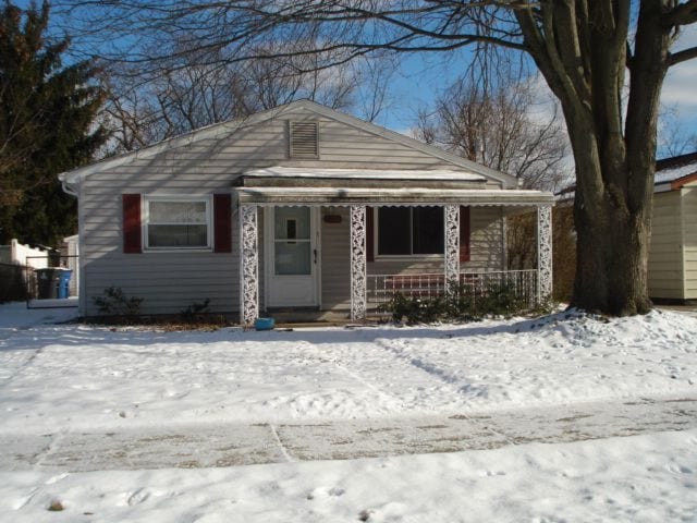 view of front of property with a porch