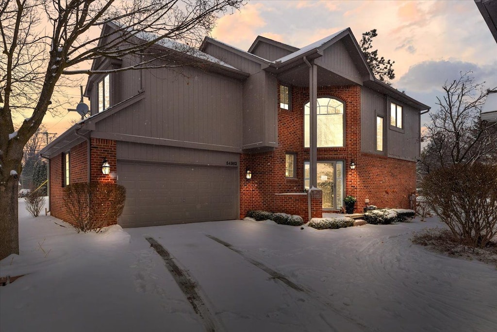 view of front facade with a garage