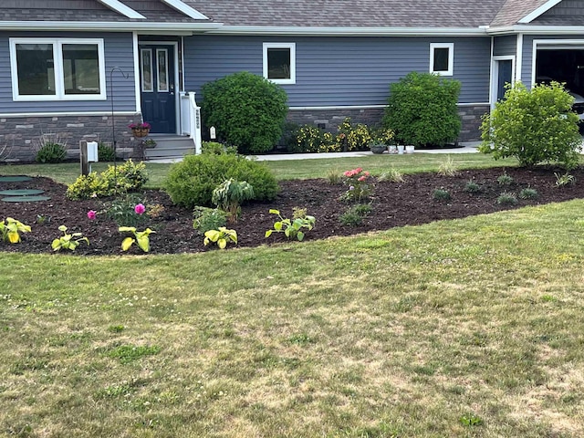 exterior space featuring a lawn