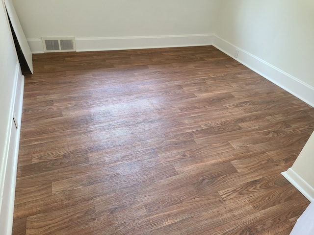 interior details with hardwood / wood-style floors