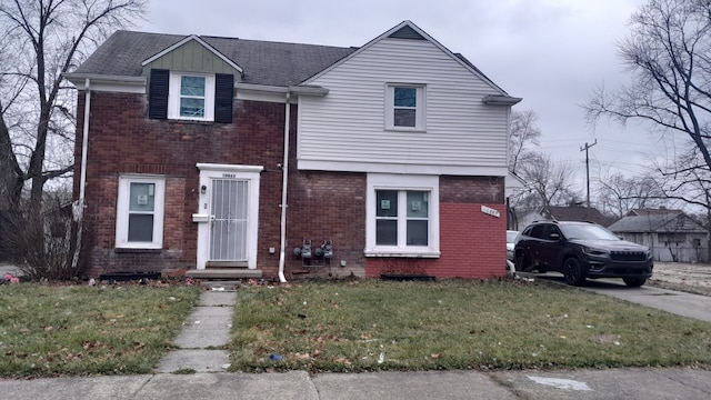 front of property featuring a front yard