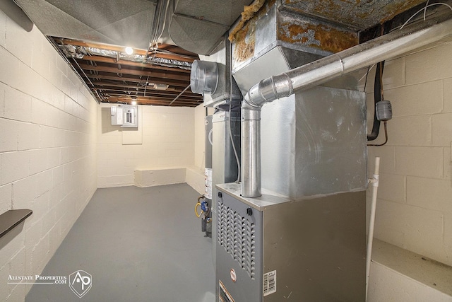 view of unfinished basement