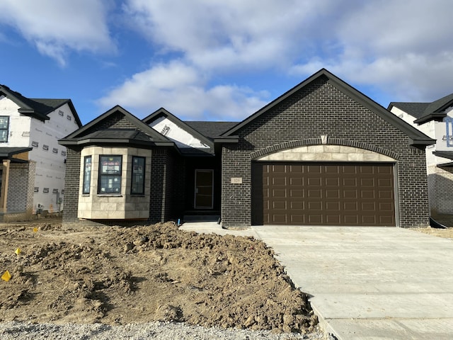 view of front of house featuring a garage