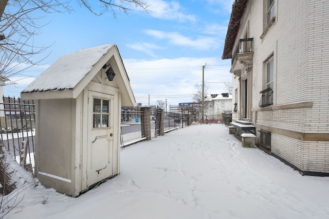 649 Van Dyke St, Detroit, MI 48214 - view of snow covered property
