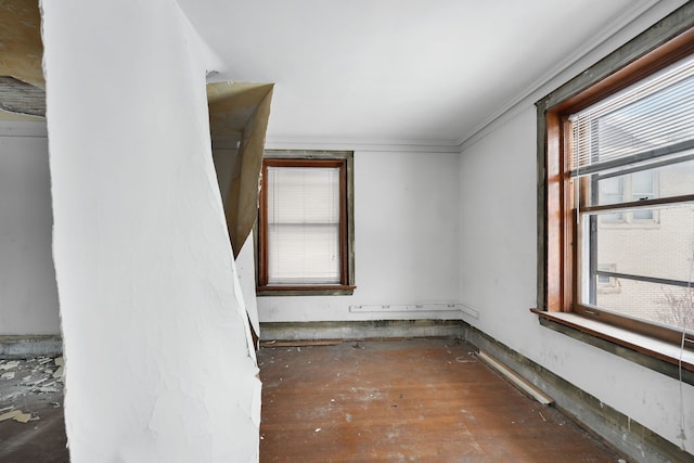 649 Van Dyke St, Detroit, MI 48214 - unfurnished room featuring ornamental molding