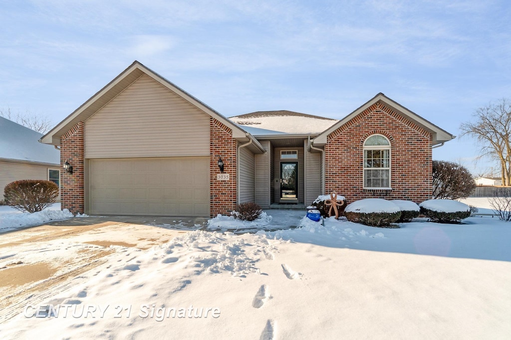 view of front of home featuring a garage