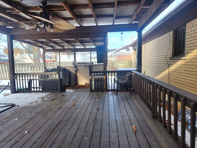 deck with ceiling fan