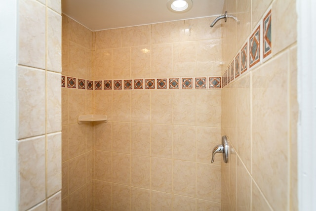 21918 Knudsen Dr, Grosse Ile, MI 48138 - bathroom featuring a tile shower
