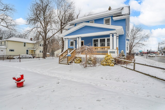 view of front of property featuring covered porch