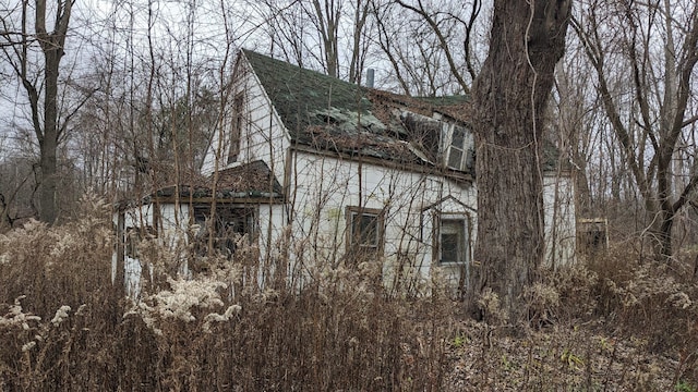 view of home's exterior