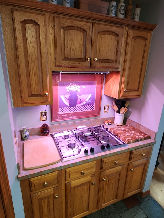 kitchen with gas cooktop