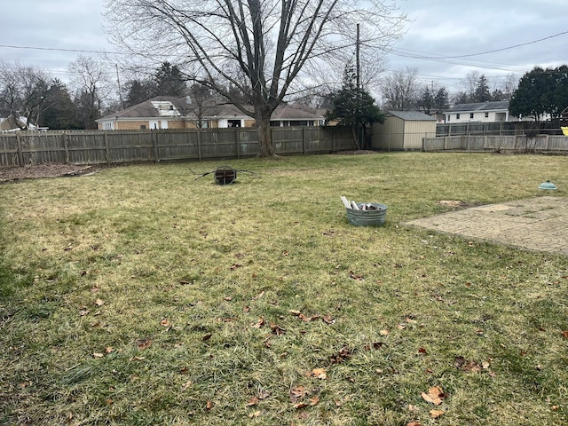 view of yard with a patio