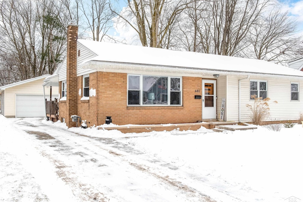 view of front of house with a garage