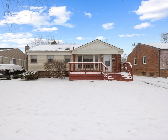 view of front of property featuring a porch