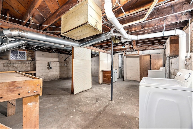 basement with washer / dryer