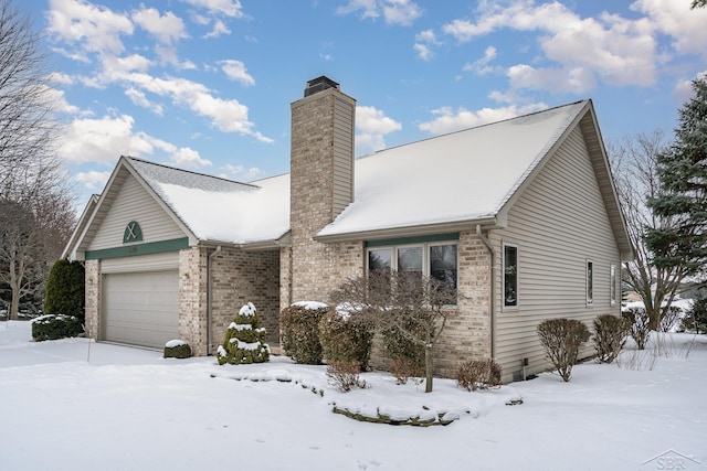 view of front facade with a garage