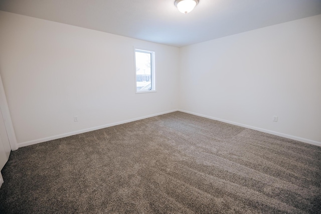 spare room with carpet flooring