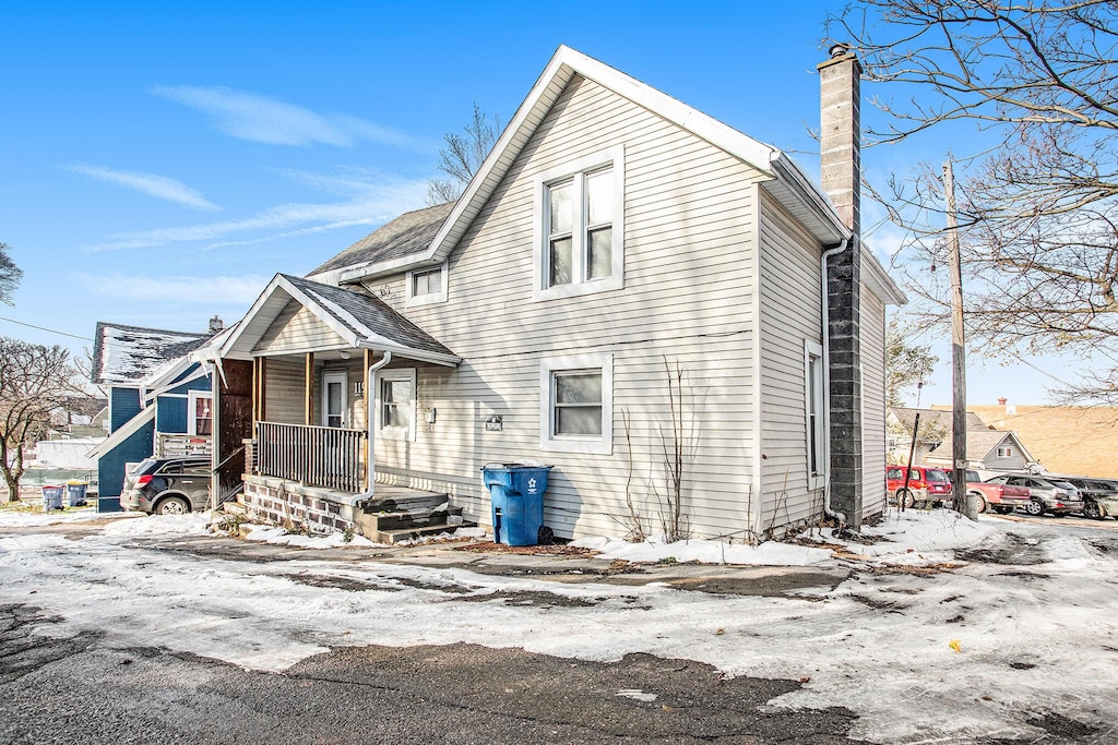 view of front of home