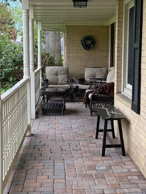 view of patio / terrace with covered porch