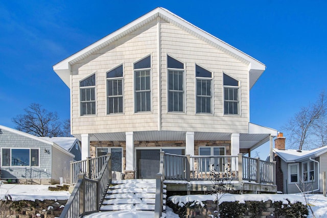 view of front facade featuring a porch