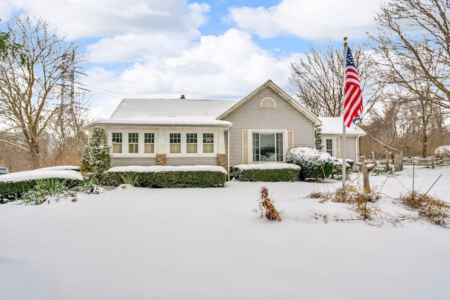 view of front of property