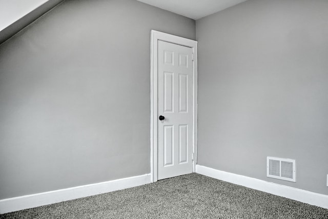 spare room with carpet flooring