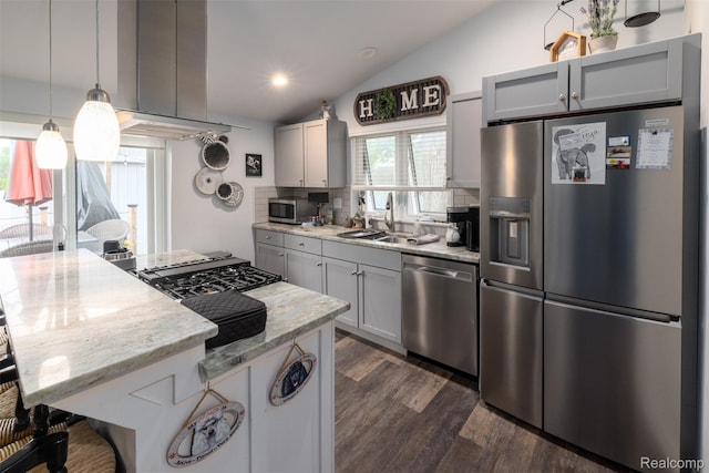 50848 Ashley St, New Baltimore, MI 48047 - kitchen with stainless steel appliances, a sink, dark wood-style flooring, lofted ceiling, and decorative backsplash