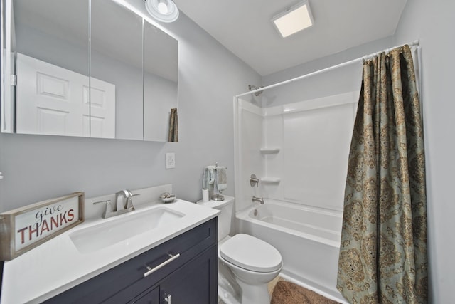 full bathroom with toilet, vanity, and shower / bath combo