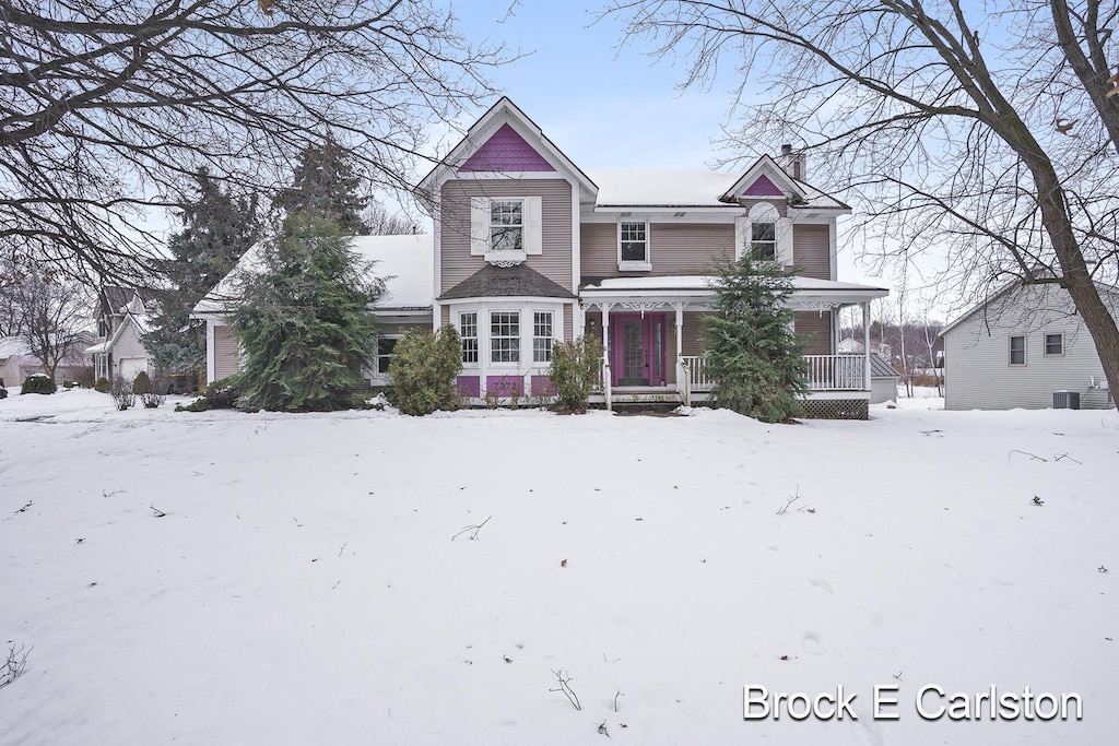 view of front of house featuring covered porch