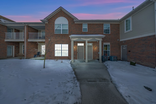 view of front of house