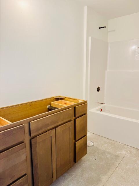 bathroom featuring shower / bathing tub combination