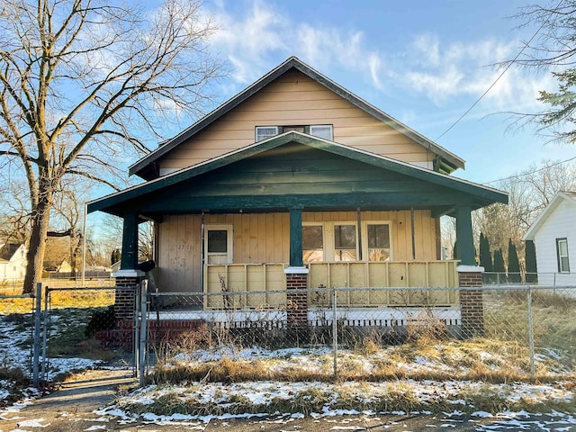 bungalow-style house with covered porch