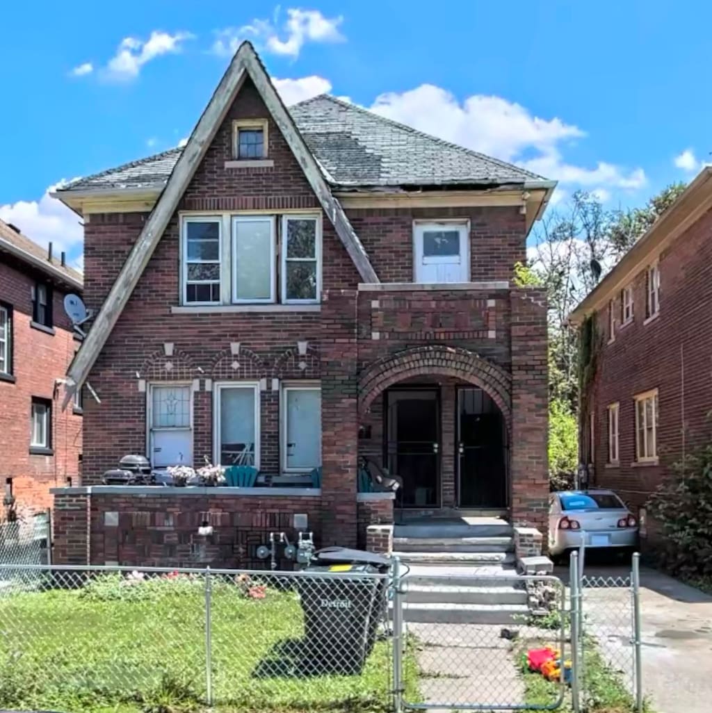 view of front of house