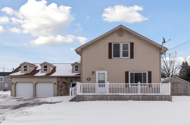 view of front of property featuring a garage