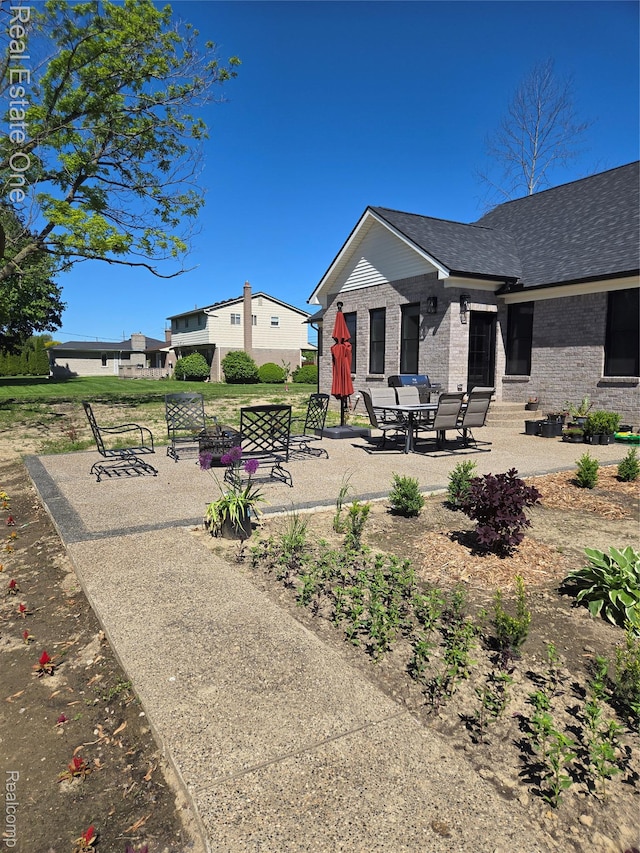 16185 Goddard Rd S, Southgate, MI 48195 - view of patio