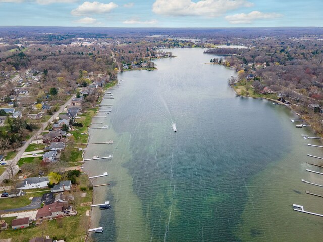 6978 Colony Dr, West Bloomfield, MI 48323