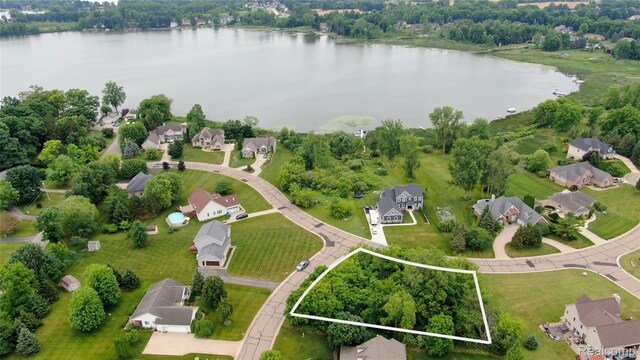 13042 Keweenaw Ct, Linden, MI 48451