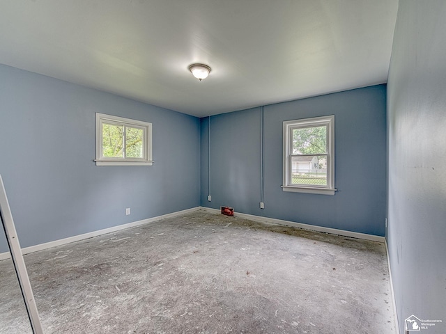 empty room featuring a healthy amount of sunlight