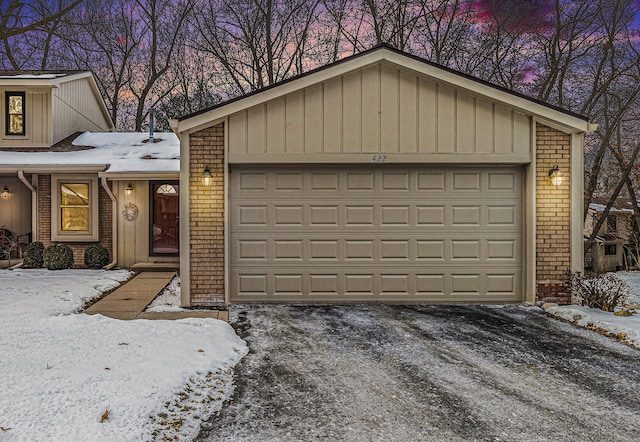 view of front of house featuring a garage